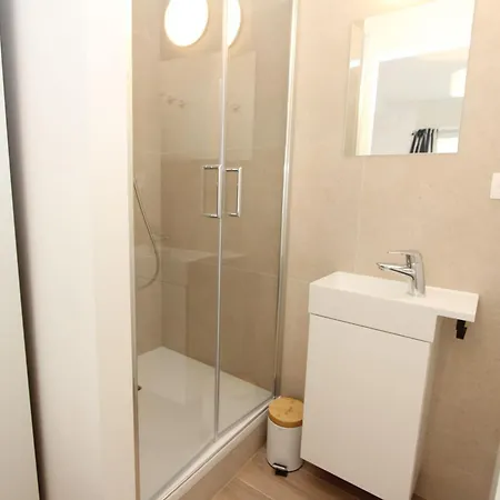 Grand Large 201g-22099 ニーウポールト